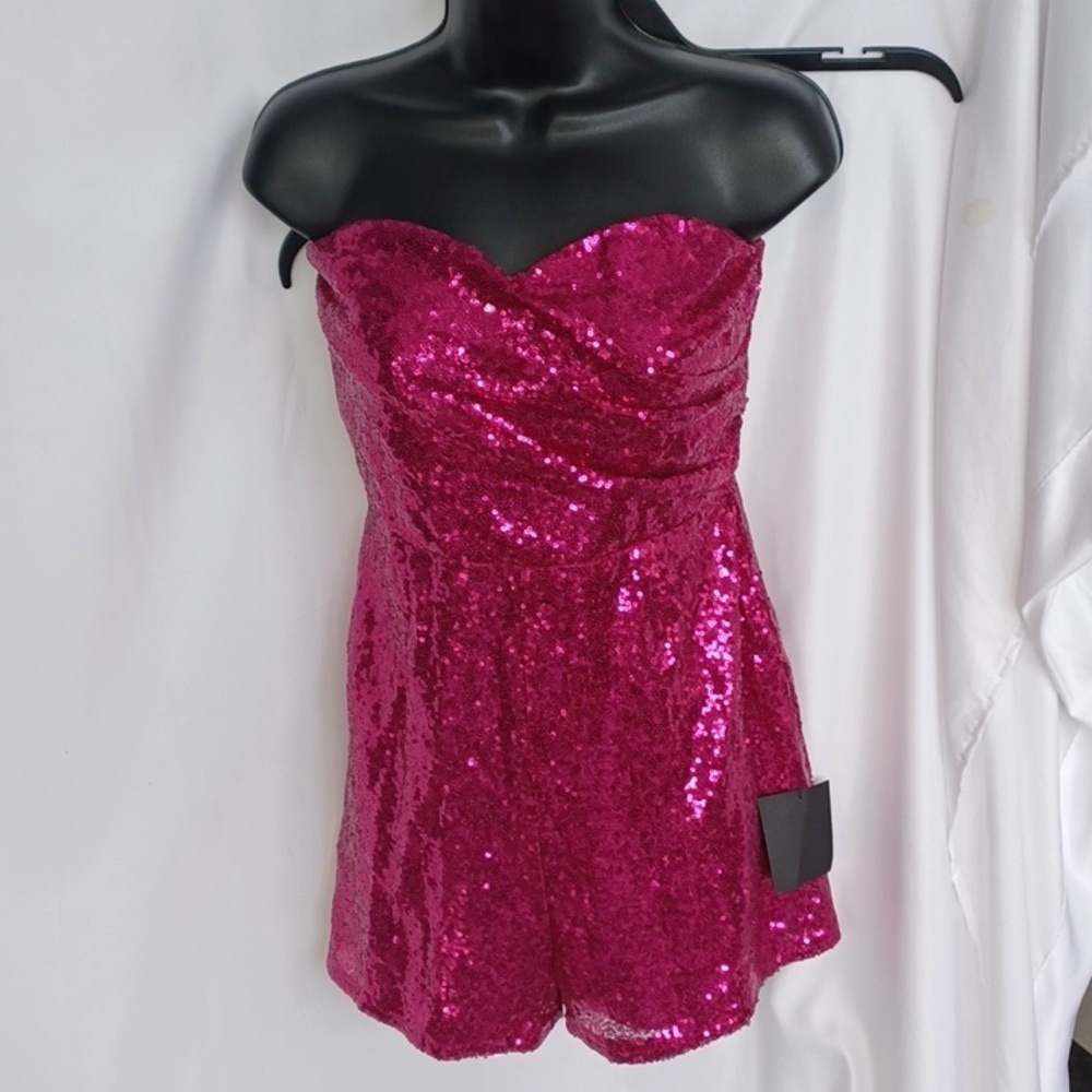 Lulu's Dancefloor Diva Magenta Sequin Strapless Romper, Sz L, 17" PTP, 27" L